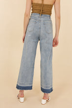 Afbeelding in Gallery-weergave laden, Melly & Co. Wide-Leg High-waist Jeans