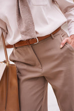 Cargar imagen en el visor de la galería, Oraije Straight Cut City Pants Garance Taupe
