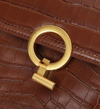 Charger l'image dans la galerie, Sac à main de dame en cuir grain crocodile