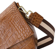 Charger l'image dans la galerie, Sac à main en cuir grain crocodile pour femme - épaule