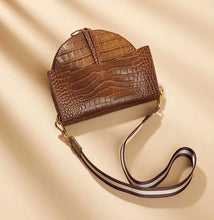 Charger l'image dans la galerie, Sac à main en cuir grain crocodile pour femme - épaule