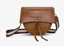 Charger l'image dans la galerie, Sac à main en cuir grain crocodile pour femme - épaule