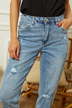 将图片加载到图库查看器,R.Display Straight Cut Ripped Jeans