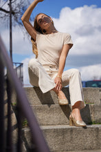 将图片加载到图库查看器,R.Display Flared High Waist Trousers