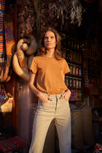 Load image into Gallery viewer, Oraije Wide-Leg Cropped Jeans