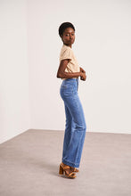 将图片加载到图库查看器,Oraije Flared Jeans with 6 Buttons Closure
