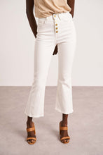 Charger l'image dans la galerie, Oraije Cropped Flare Buttoned Jeans