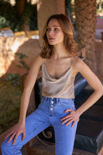 Charger l'image dans la galerie, Oraije Cropped Regular Fit Buttoned Jeans