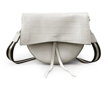 Lade das Bild in den Galerie-Viewer, Leather Ladies Saddle Shoulder- Handbag
