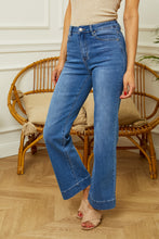 Load image into Gallery viewer, R.Display Wide-Leg Jeans
