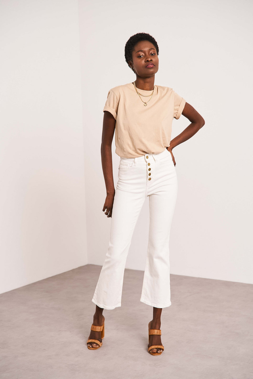Oraije Cropped Flare Buttoned Jeans